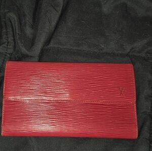 Louis Vuitton red epi. Authentic